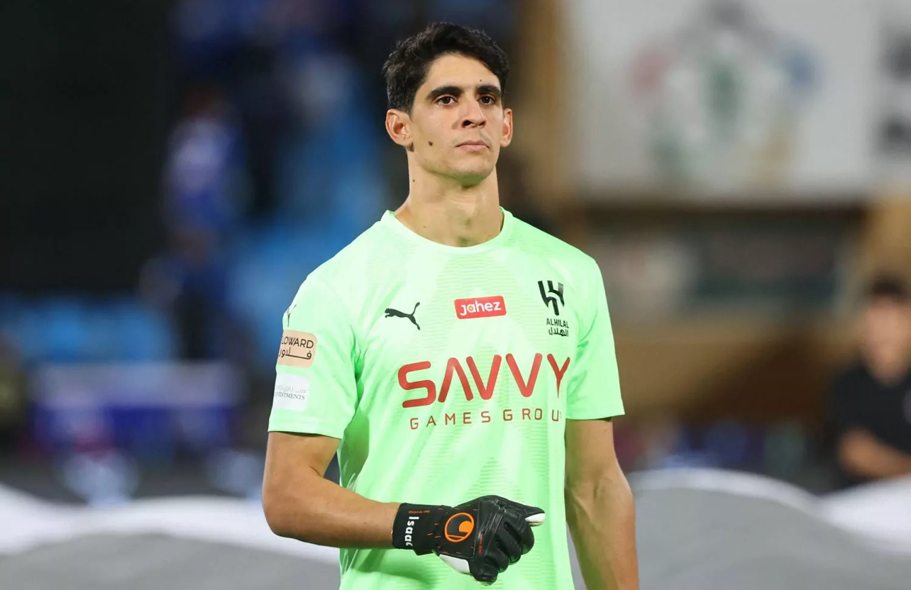 سؤال اليوم: هل يبقى بونو  النامبر وان  بالسعودية؟