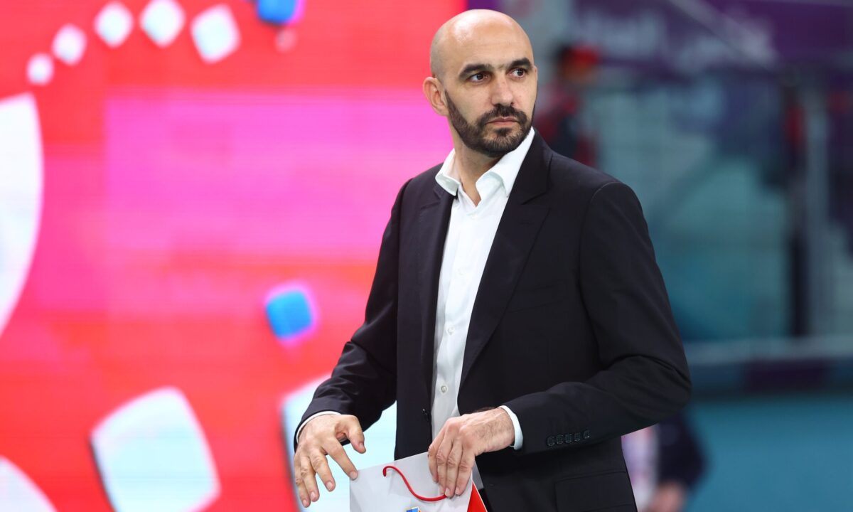 الركراكي يتابع حصريا موقعة إكمان ومزراوي