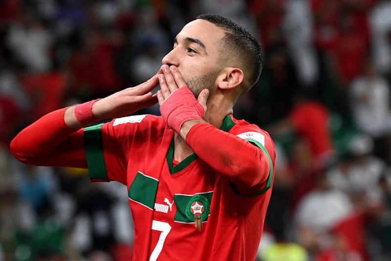 فريق إماراتي على خط زياش في التفاوض