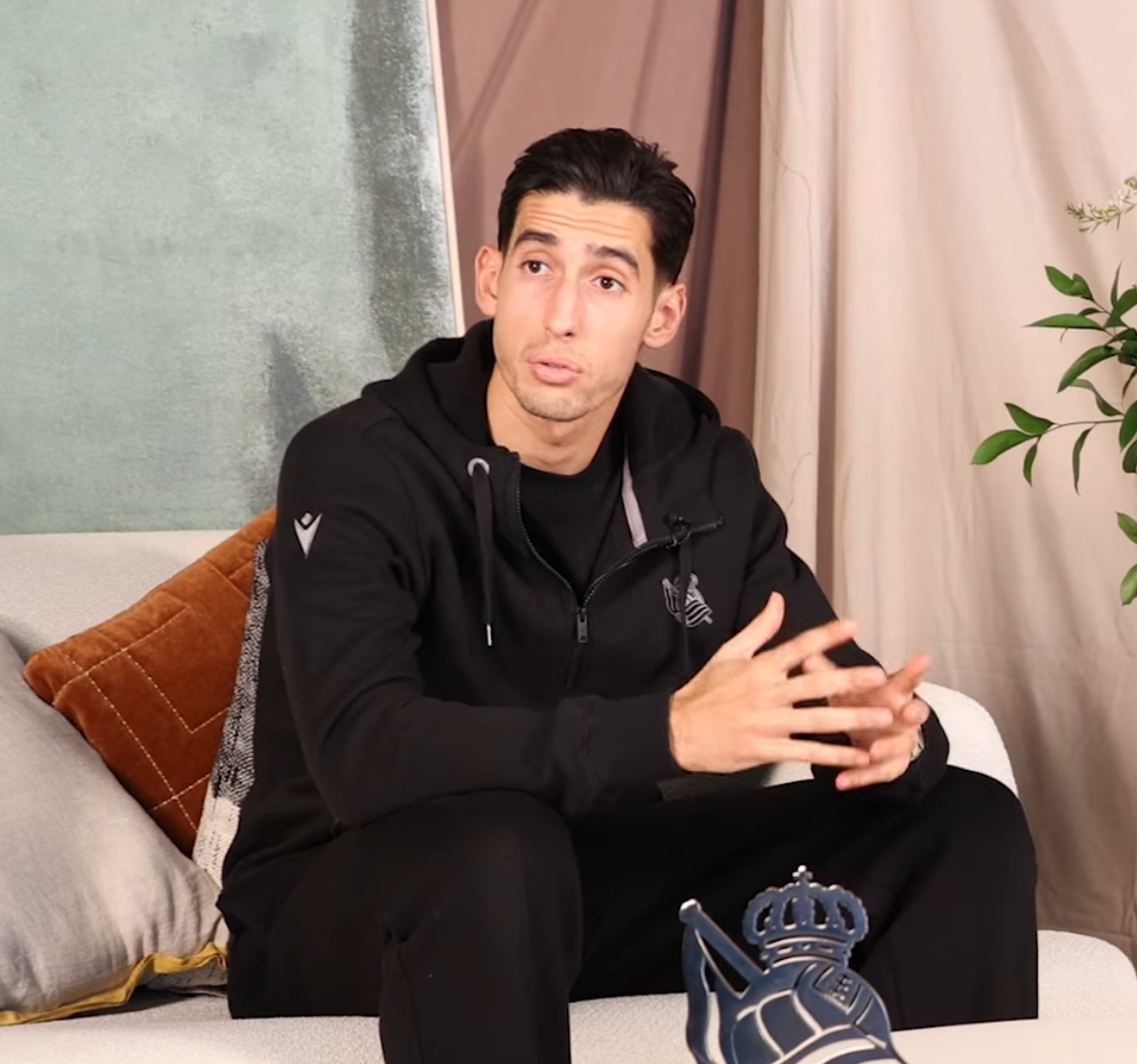 أكرد يعدد فضائل رمضان لقناة سوسيداد