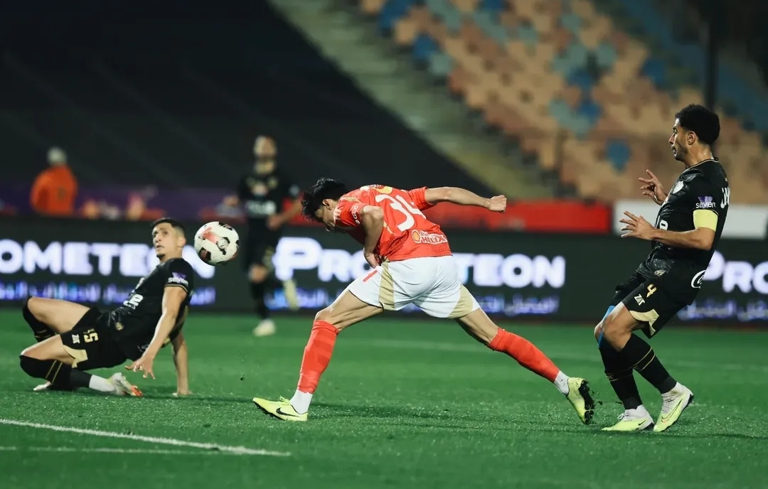 ديربي مصر يتزين بألوان مغربية