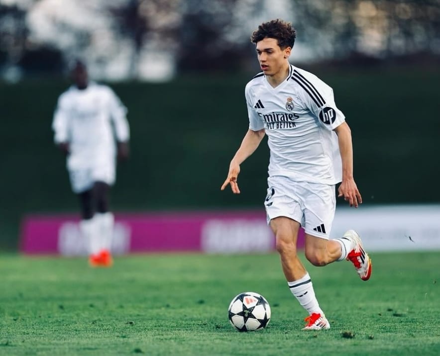 جوهرة ريال مدريد حاضر في معسكر الأشبال بإسبانيا