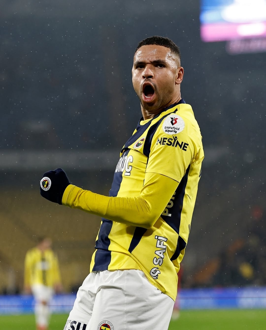 النصيري يستعد للمباراة رقم 30 في  أوروبا ليغ 