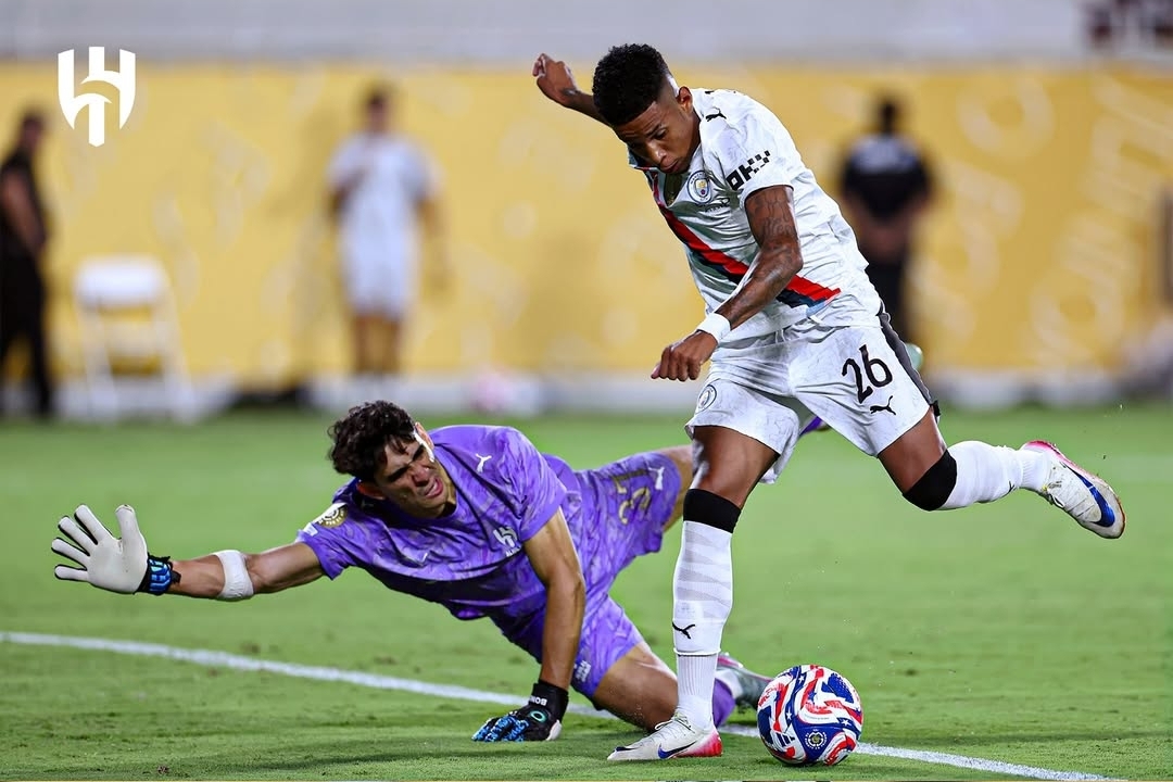 الهلال يتجه نحو تمديد عقد بونو