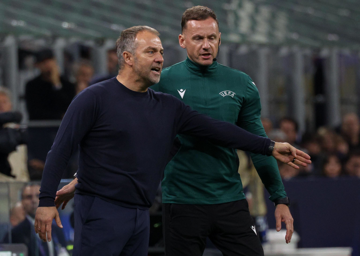 إيقاف فليك مدرب برشلونة لمباراة أوروبية واحدة