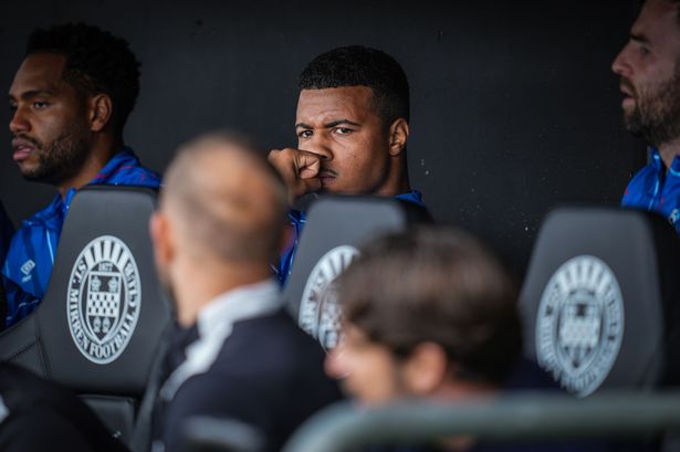 غضب كبير على إكمان ومطالب بطرده سريعا