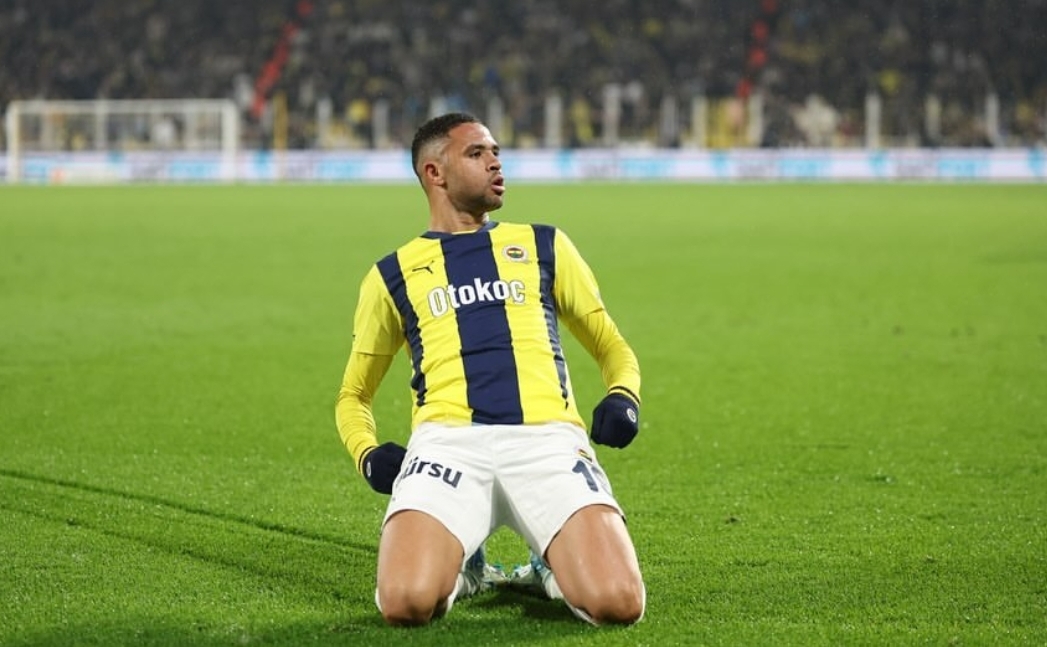 النصيري يقترب من مجاورة نايف أكرد بالبريمرليغ