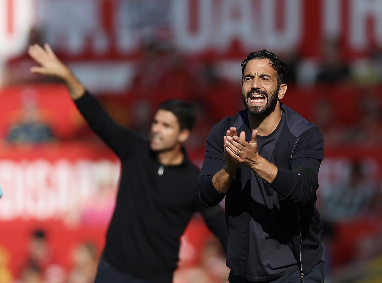 أموريم يفتح الباب أمام إمكانية عودة لاعبي مانشستر يونايتد المهم شين