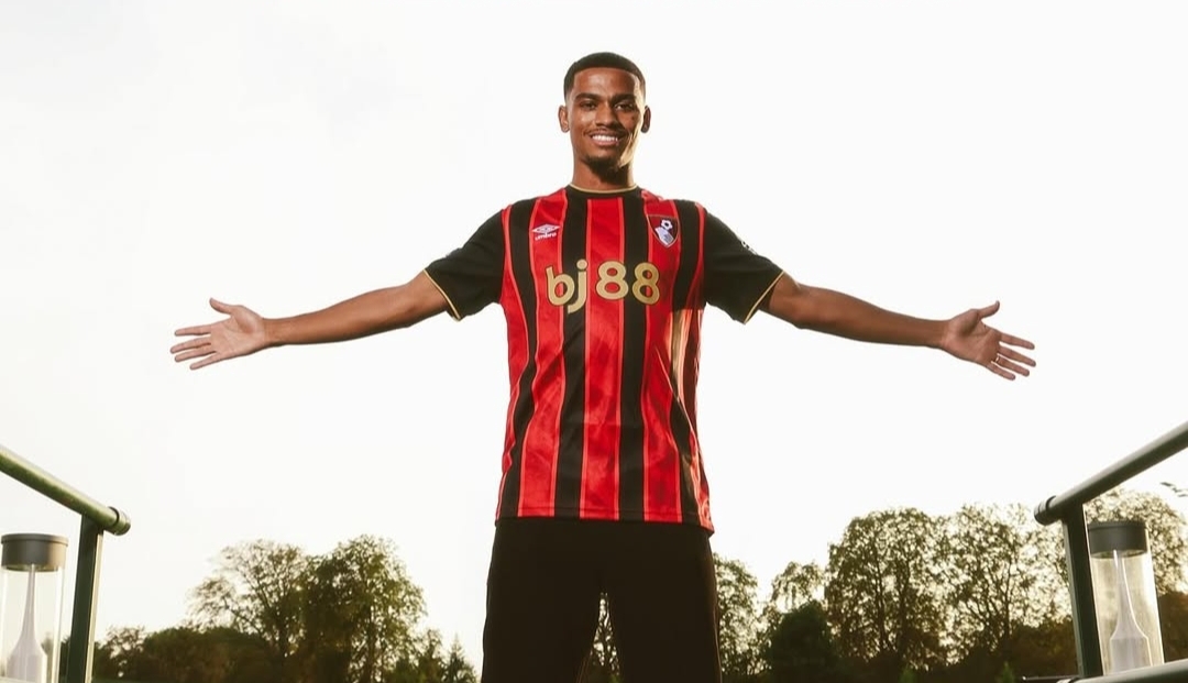 أمين عدلي حاضر في مقعد احتياط بورنموت