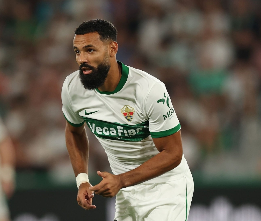 المغربيان الغزواني وهواري تابعا تعادل إيلتشي الكبير بمدريد من الإحتياط