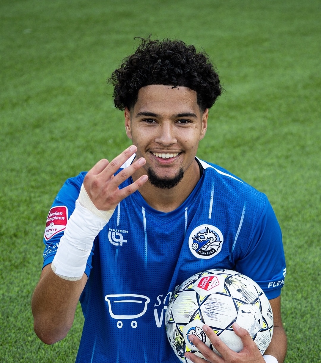  هاتريك  لإلياس بومسعودي في هولندا