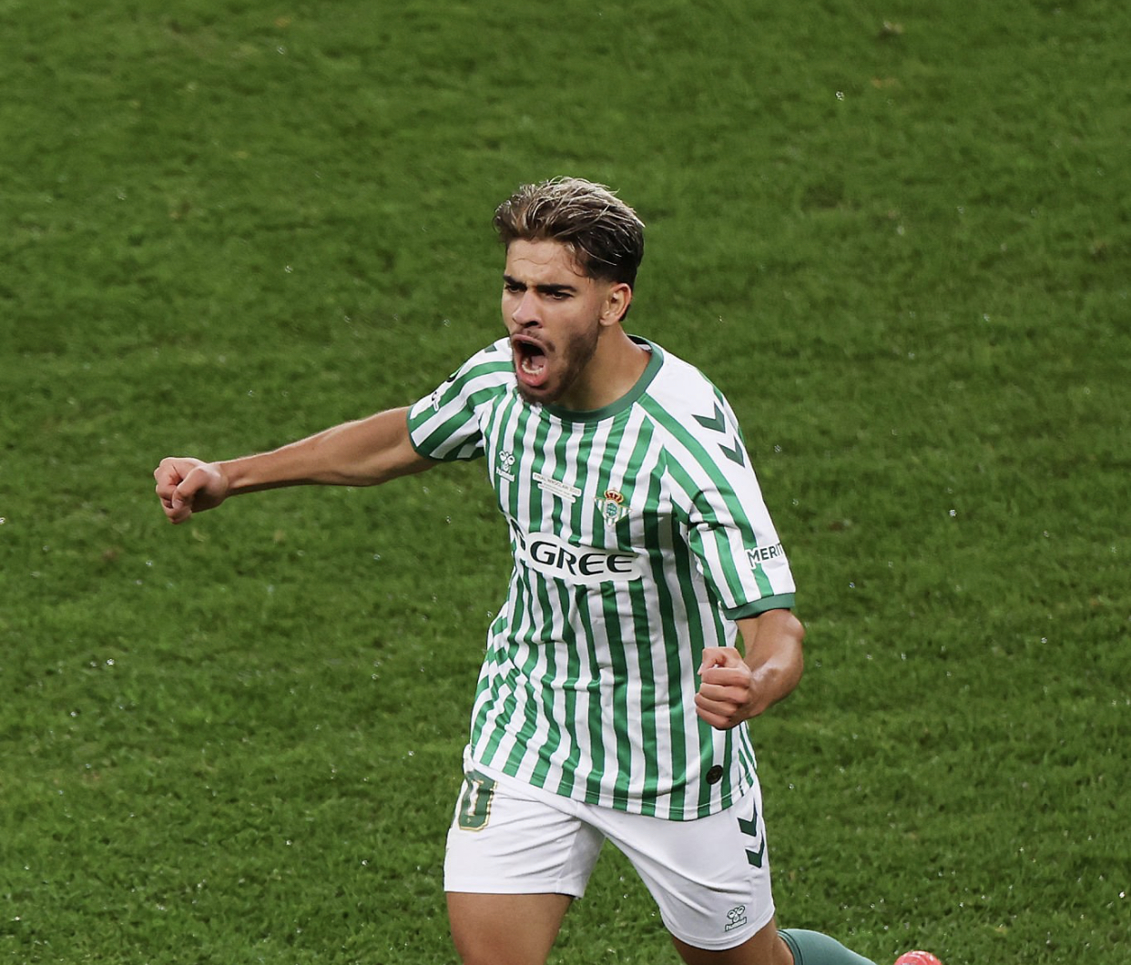 الزلزولي لا ينوي مغادرة ريال بيتيس