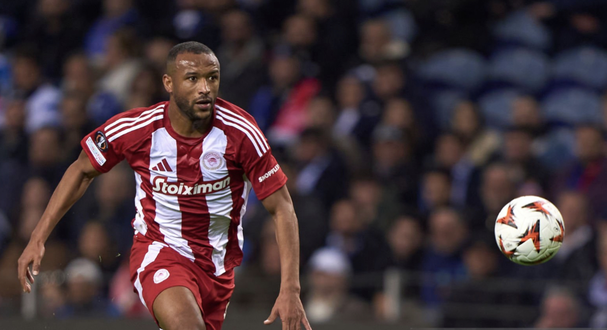 أسود في  الطوپ  لنهاية الأسبوع