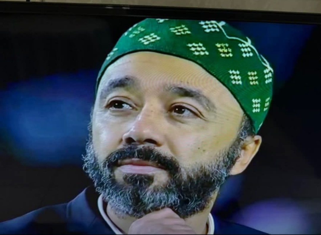 السكتيوي يكشف سر   الطاگية  التي إرتداها عند التتويج باللقب الإفريقي