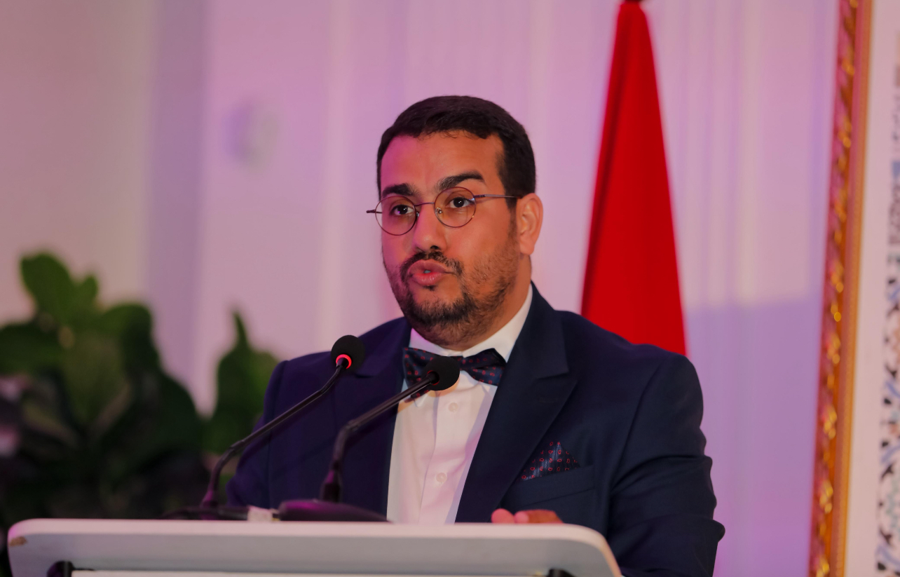 المراهنات الرياضية غير القانونية: المنصات الإلكترونية تستنزف الاقتصاد الوطني