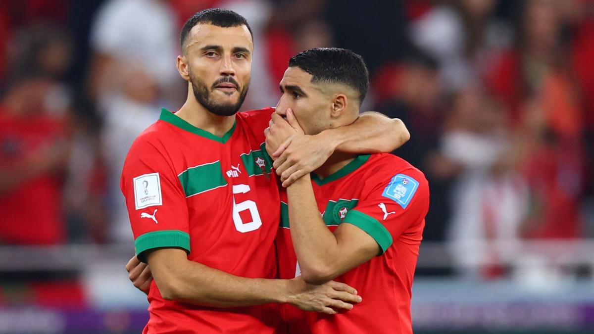 سايس يتمنى فوز حكيمي بالكرة الذهبية ويختار 6 أسود في تشكيله المثالي