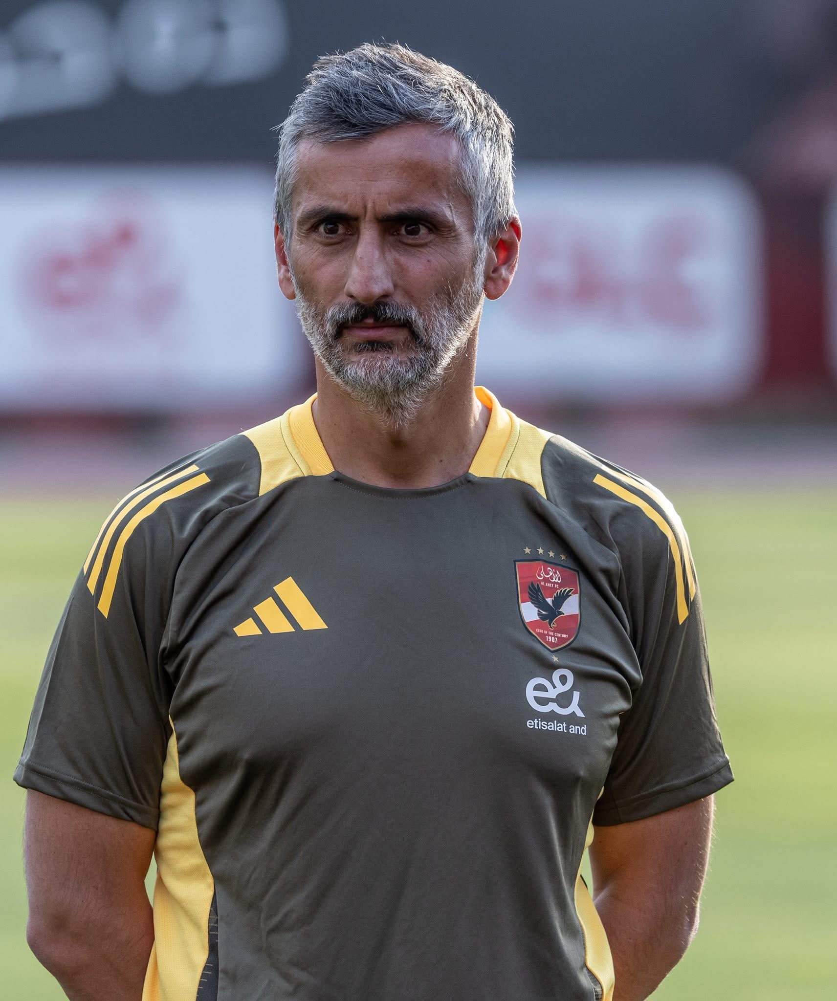 هل فعلا دخل الرجاء في مفاوضات مع ريفيرو ودافيدز؟