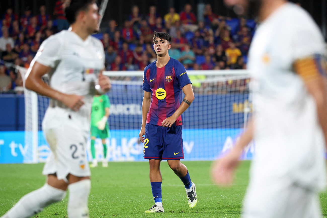 برشلونة يجدد عقد مارك بيرنال حتى عام 2029