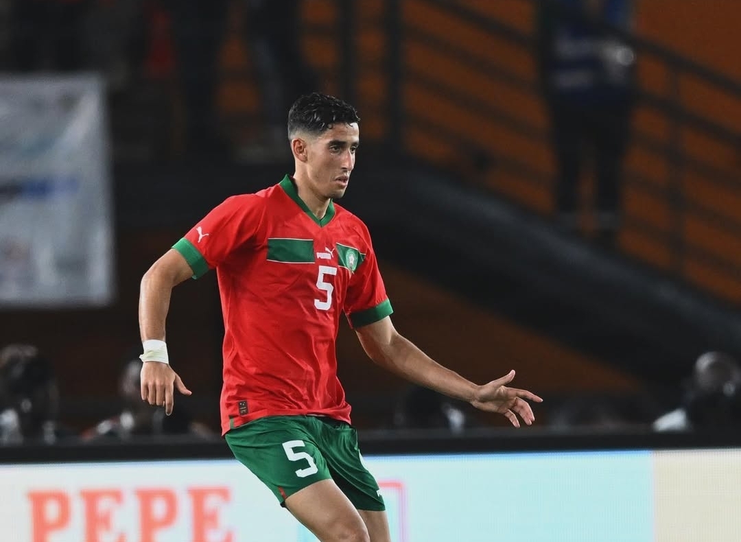 أي ثنائية لوسط دفاع الأسود؟