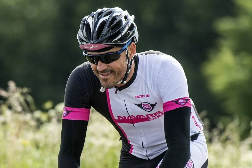 لويس إنريكي مدرب باريس سان جرمان يتعرض لاصابة اثر حادث سير على دراجة هوائية