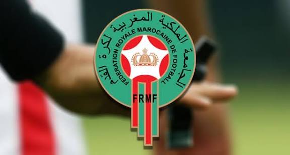 شركة فرنسية للتحكيم تجتمع بحكام البطولة لتقييم الحالات المثيرة