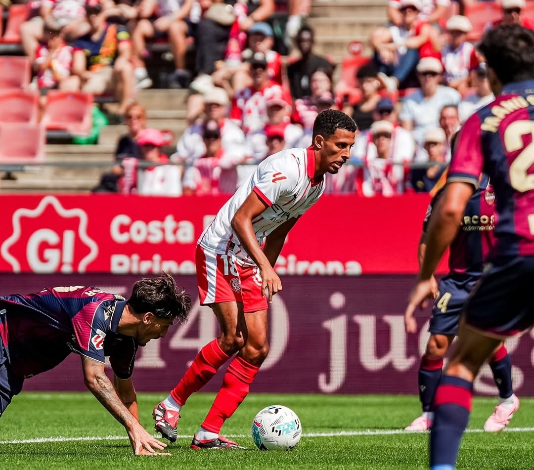 النقص العددي أسقط جيرونا وأوناحي في هزيمة ثقيلة