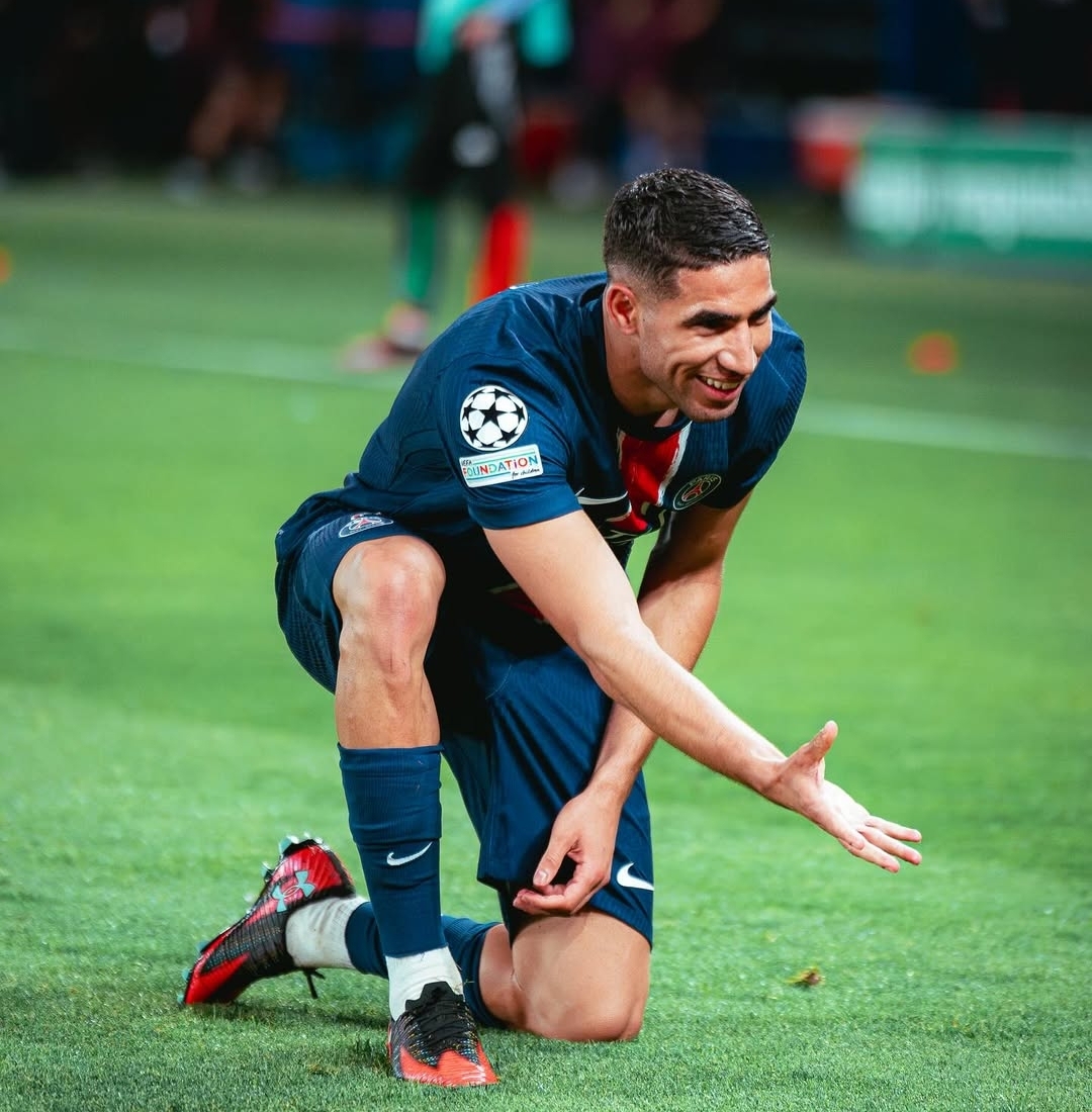 حكيمي أعجب بمنشور فضح العبث