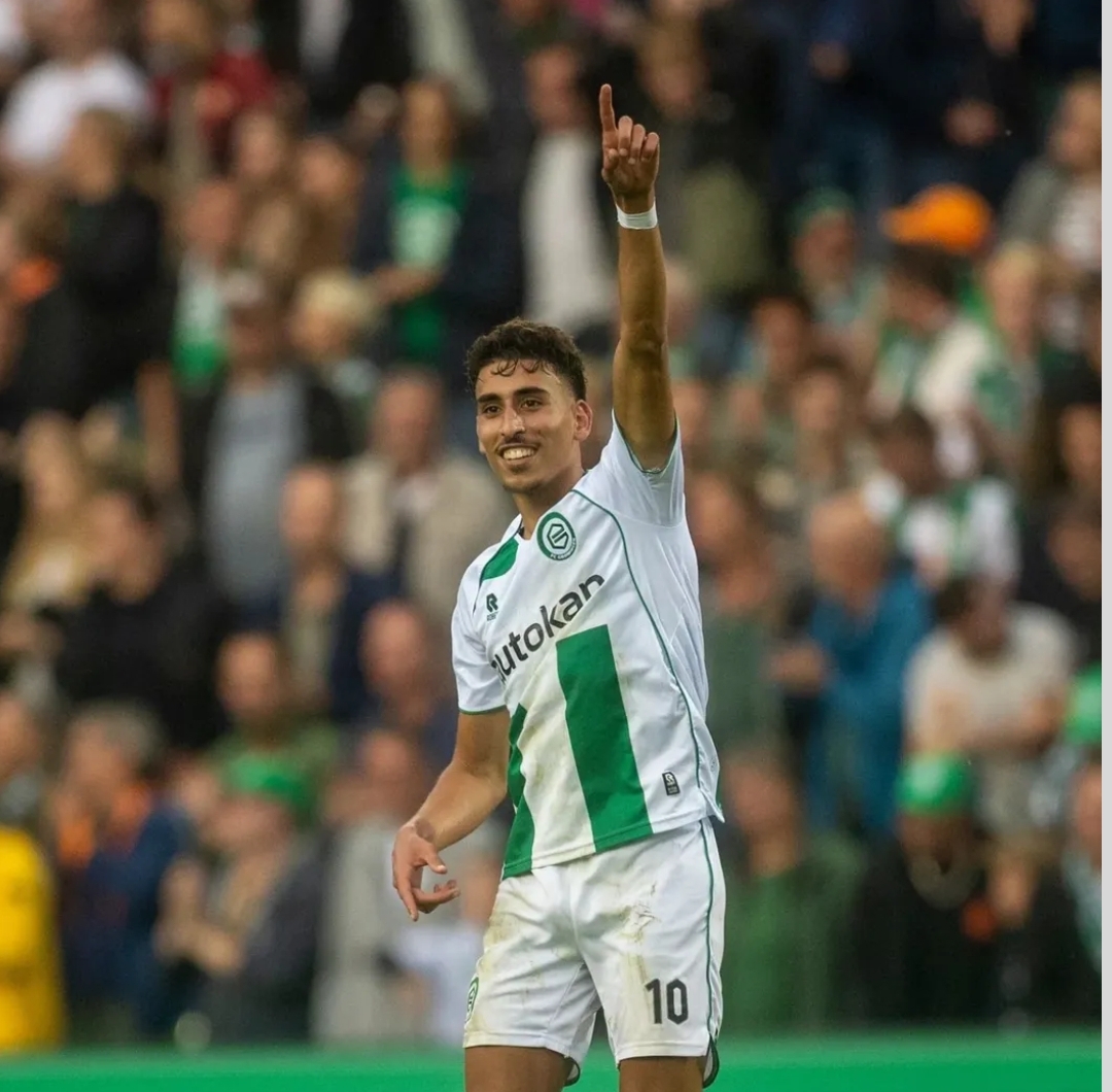 يونس طه الإدريسي بالتشكيل المثالي للإيرديفيزي