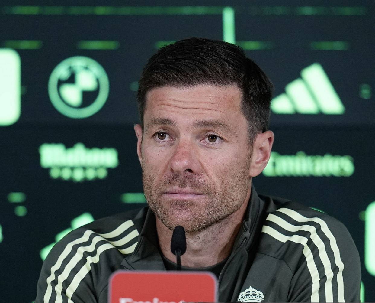 ألونسو يحذر ريال مدريد من الثقة المفرطة أمام أتلتيكو