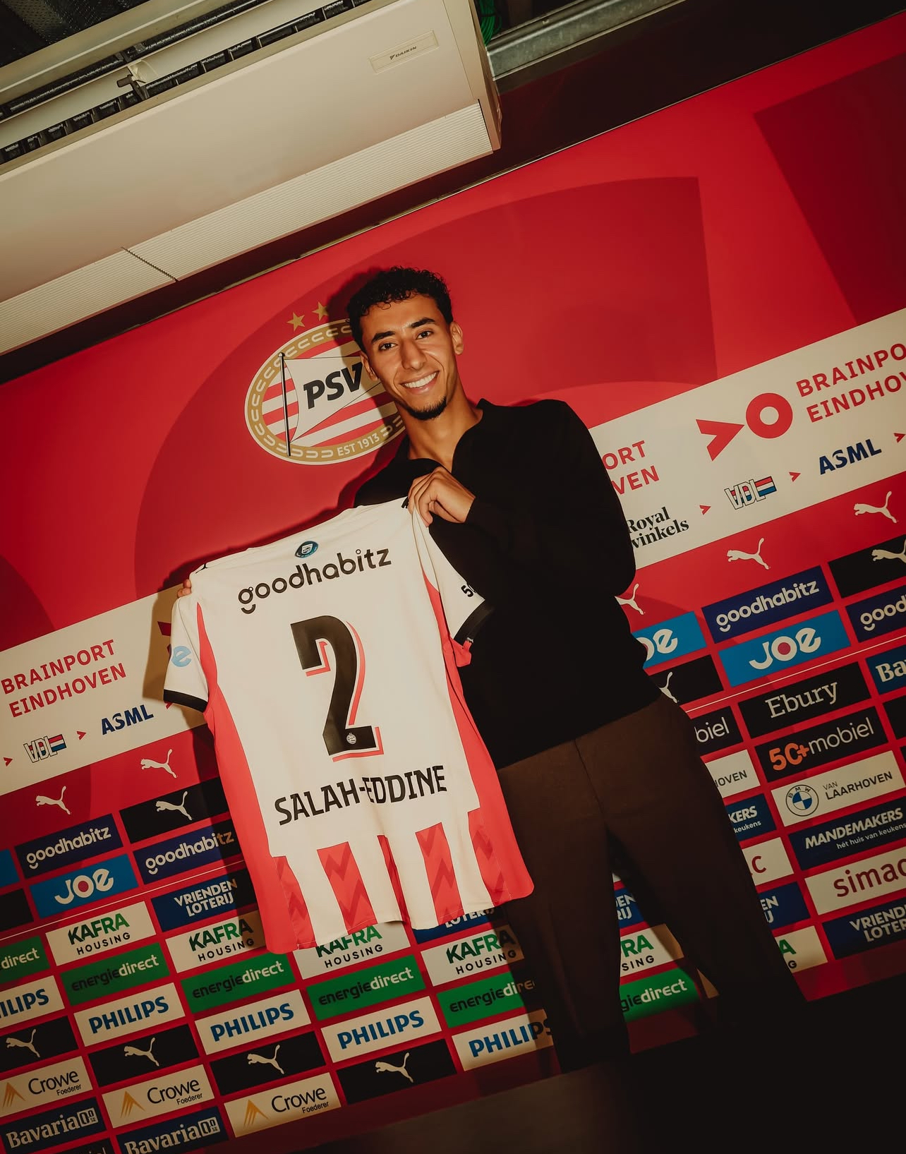 صلاح الدين: تحمست لعرض أيندهوفن