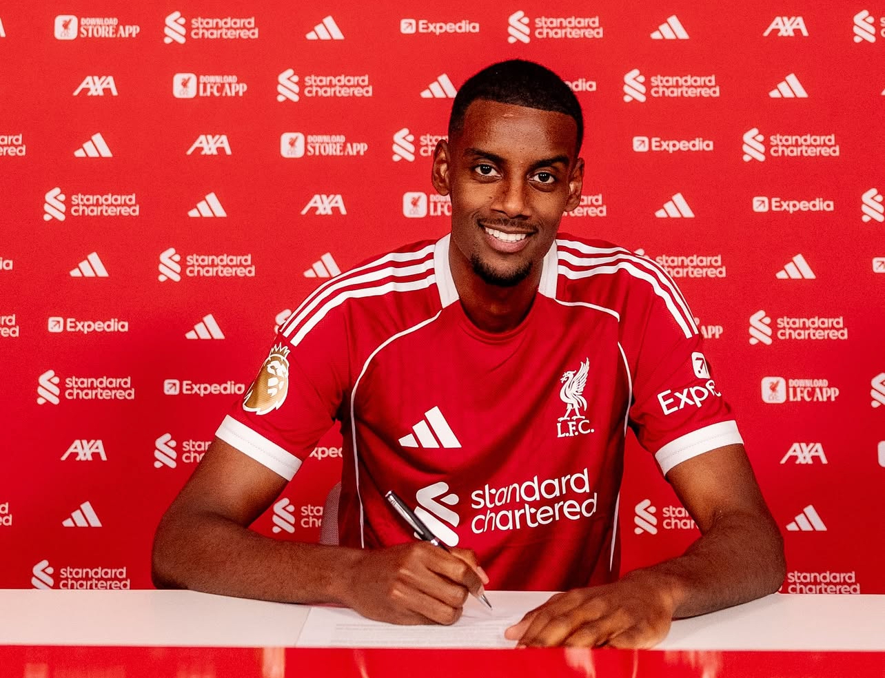 ليفربول يعلن رسمياً ضم السويدي ألكسندر إيساك