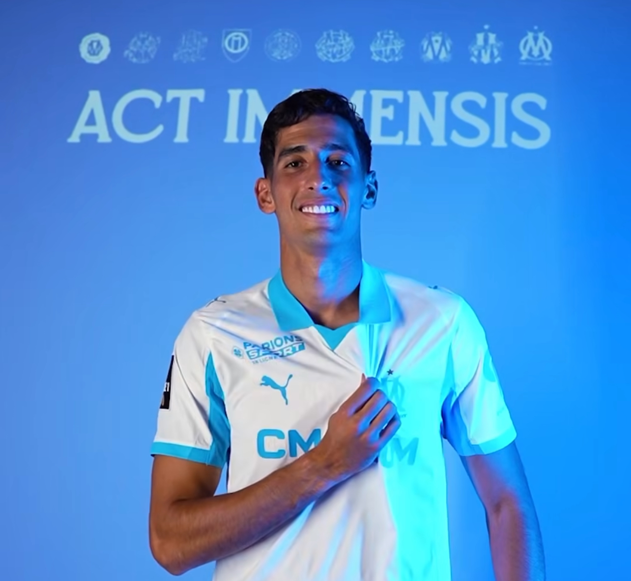 أكرد متشوق لرؤية بركان الفيلودروم