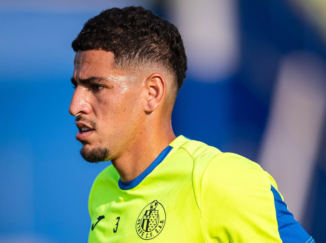 أخيرا اصبح عبقار متاحا مع ست عناصر بعد انتهاء مشكلة التسجيل في 20 دقيقة