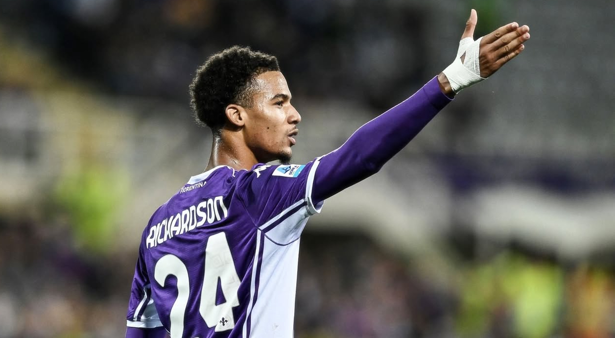 فيورنتينا يبحث لصبيري وريشاردسون عن أندية في الأسواق المفتوحة