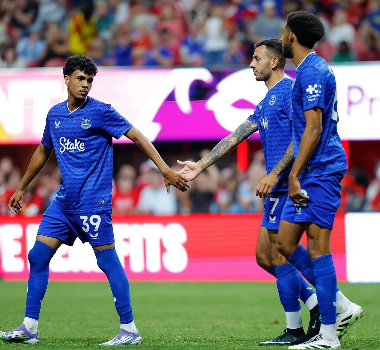 مويس يضع خريطة طريق لأزنو من أجل العودة