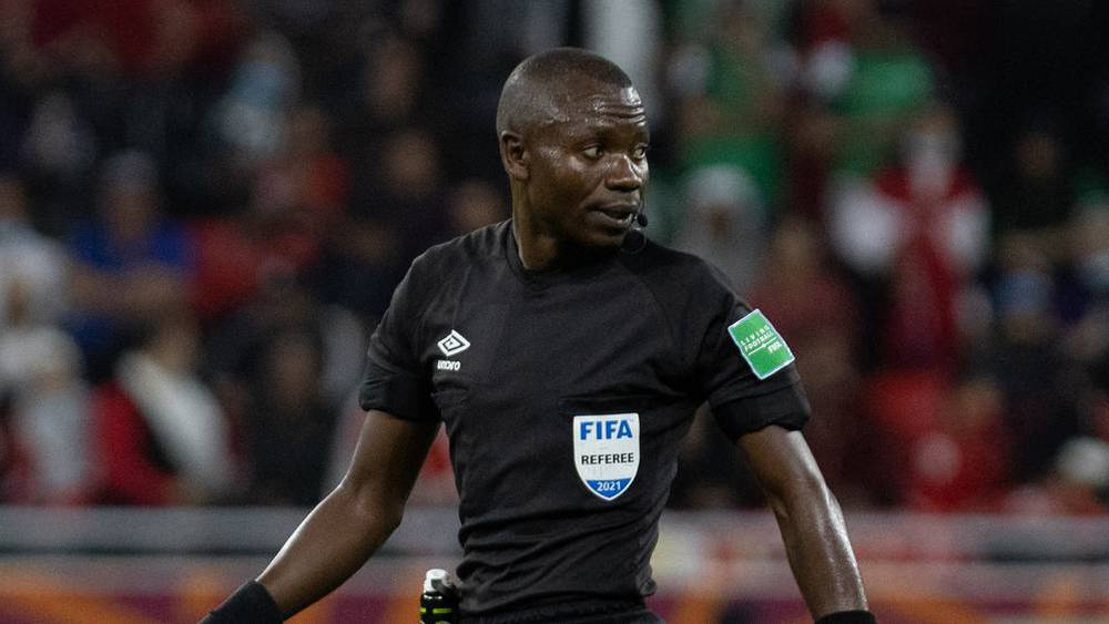 حكم كونغولي يقود مباراة الأسود والنيجر بالملعب الأميري التحفة
