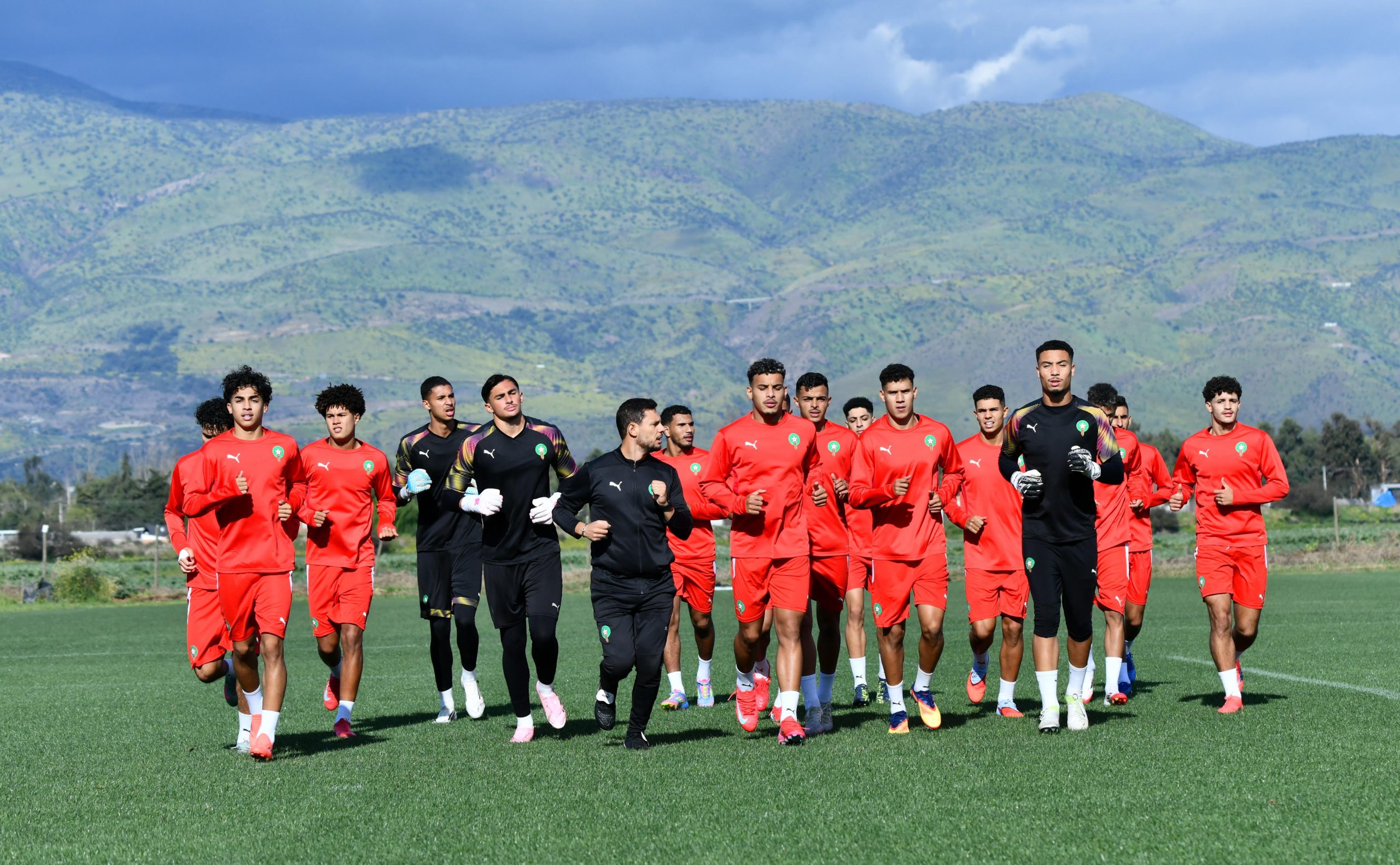 أشبال الأطلس يخوضون أول حصة تدريبية بالشيلي