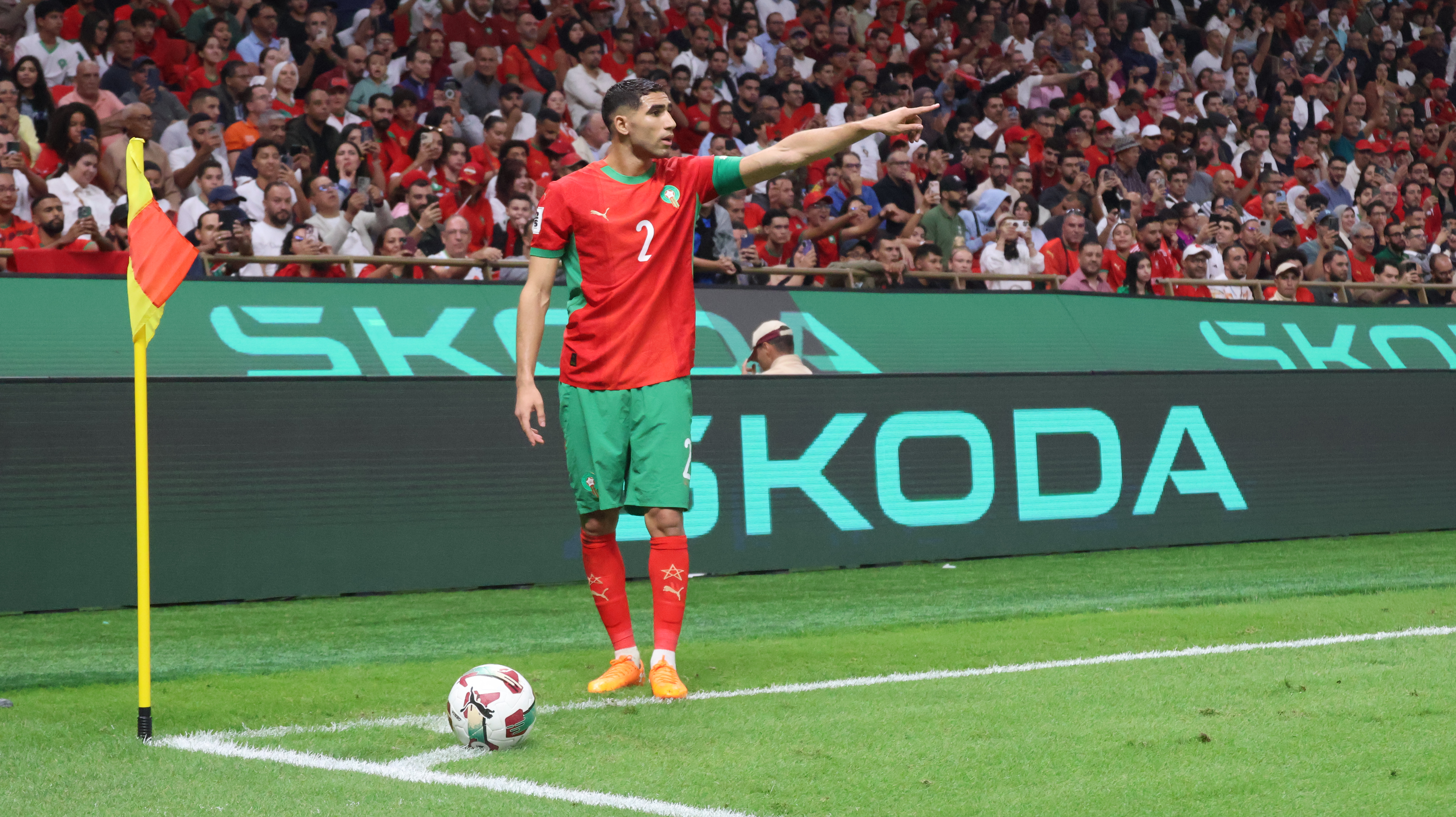 أشرف حكيمي: معرفتش علاش الجمهور كاعي وحنا كنربحوا