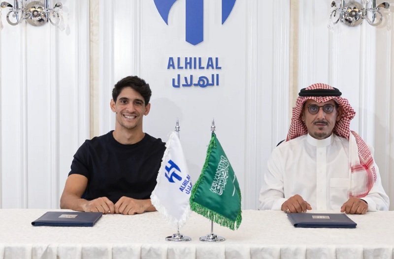 رسميا بونو يمدد عقده مع الهلال لثلاث سنوات قادمة