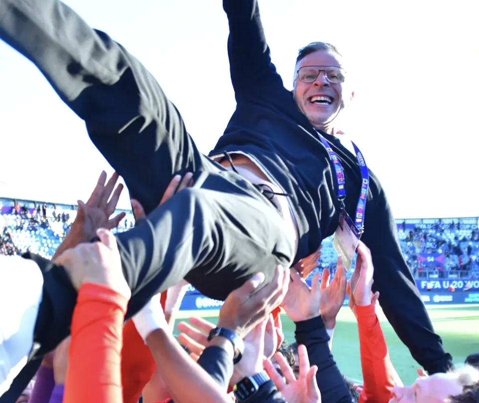 وهبي: أنا جد مسرور بالعمل مع هذه المجموعة وهدفنا هو الوصول للنهائي والتتويج باللقب 