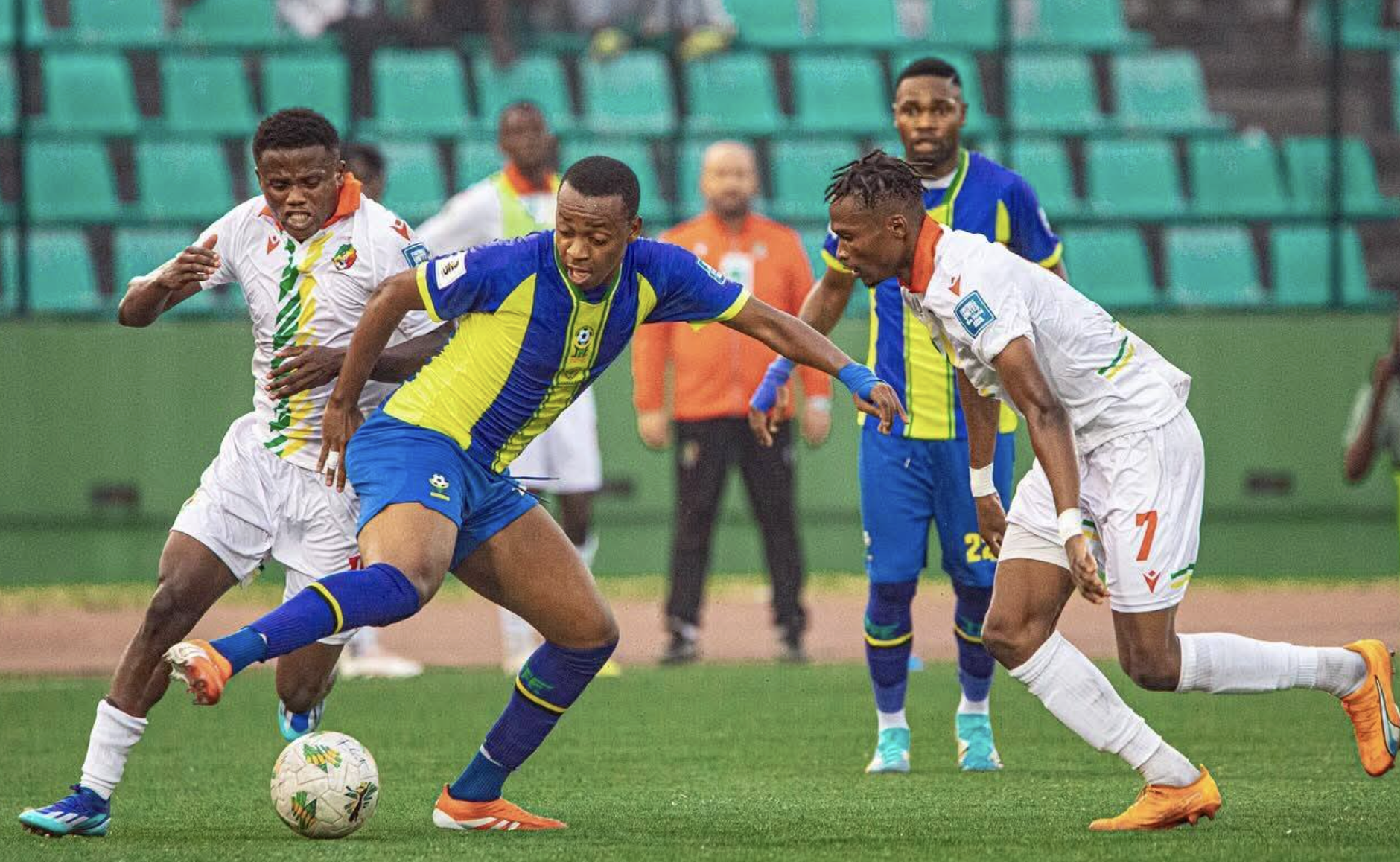 الكونغو يواجه المغرب بسبعة محترفين جدد