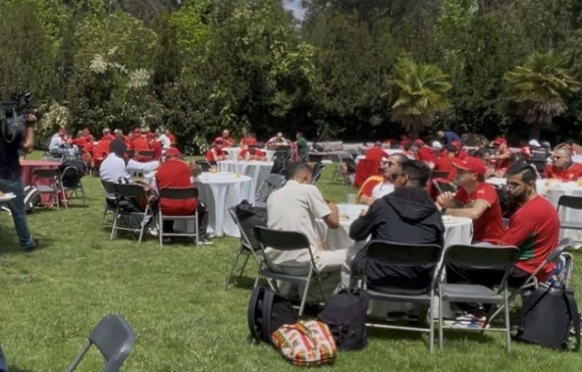 سفيرة المملكة المغربية بالشيلي تقيم مأدبة غذاء للجماهير المغربية بحضور بوريطة ولقجع