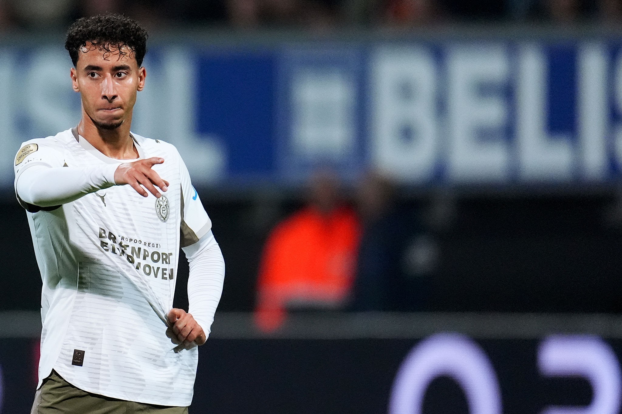 الصحافة الهولندية تهاجم أنس صلاح الدين