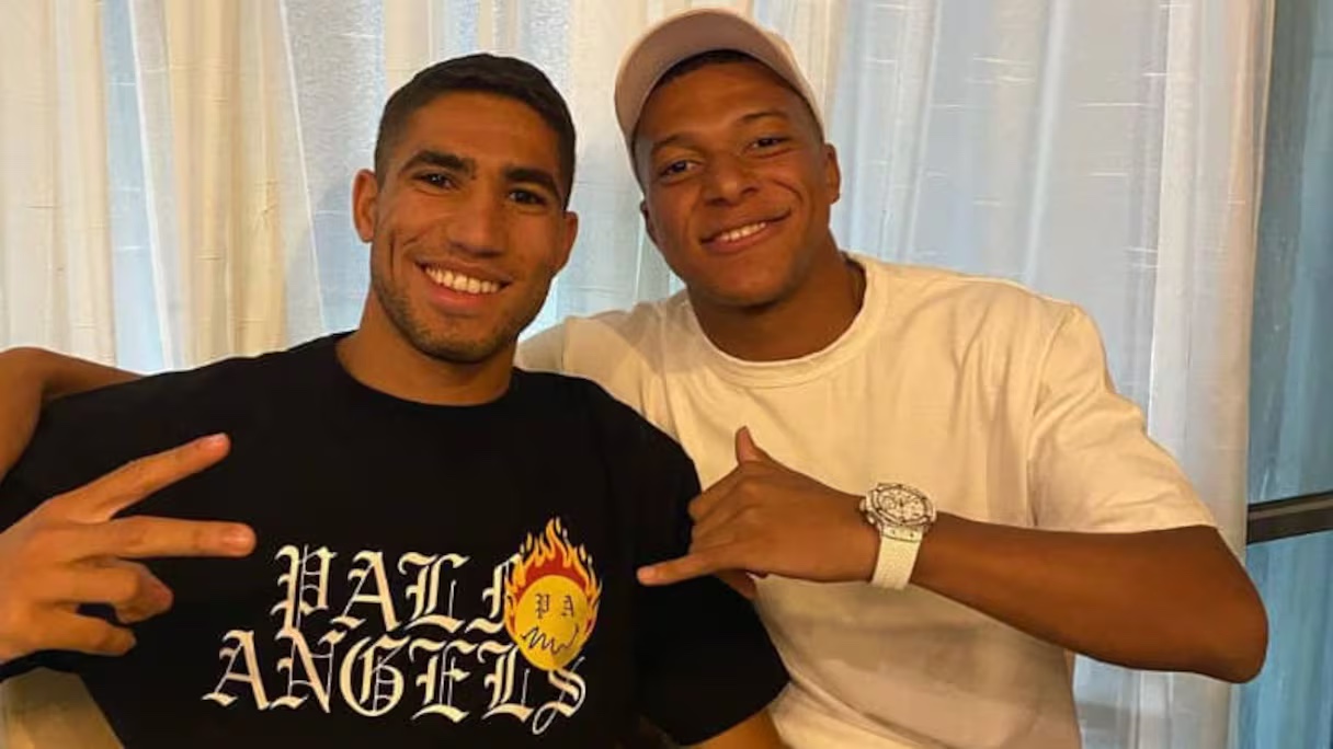 مبابي يدعم حكيمي في سباقه لنيل الكرة الذهبية