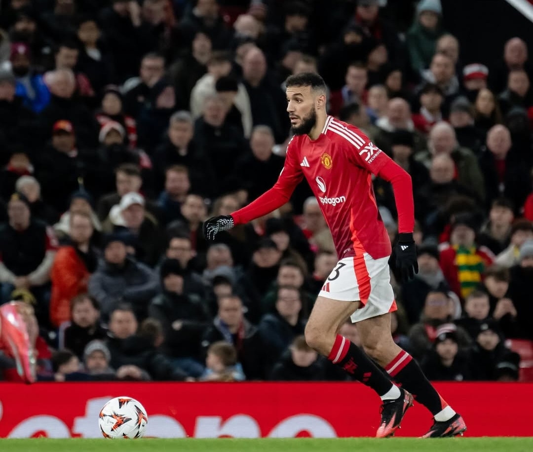 مزراوي تابع فوز مانشستر الثاني على التوالي من كرسي البدلاء