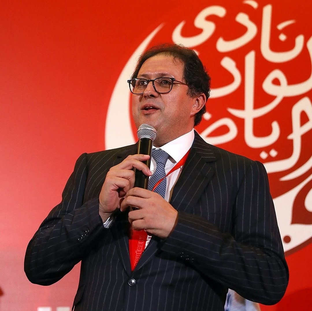 آيت منا يخصص منحة مالية للاعبين لهزم الرجاء