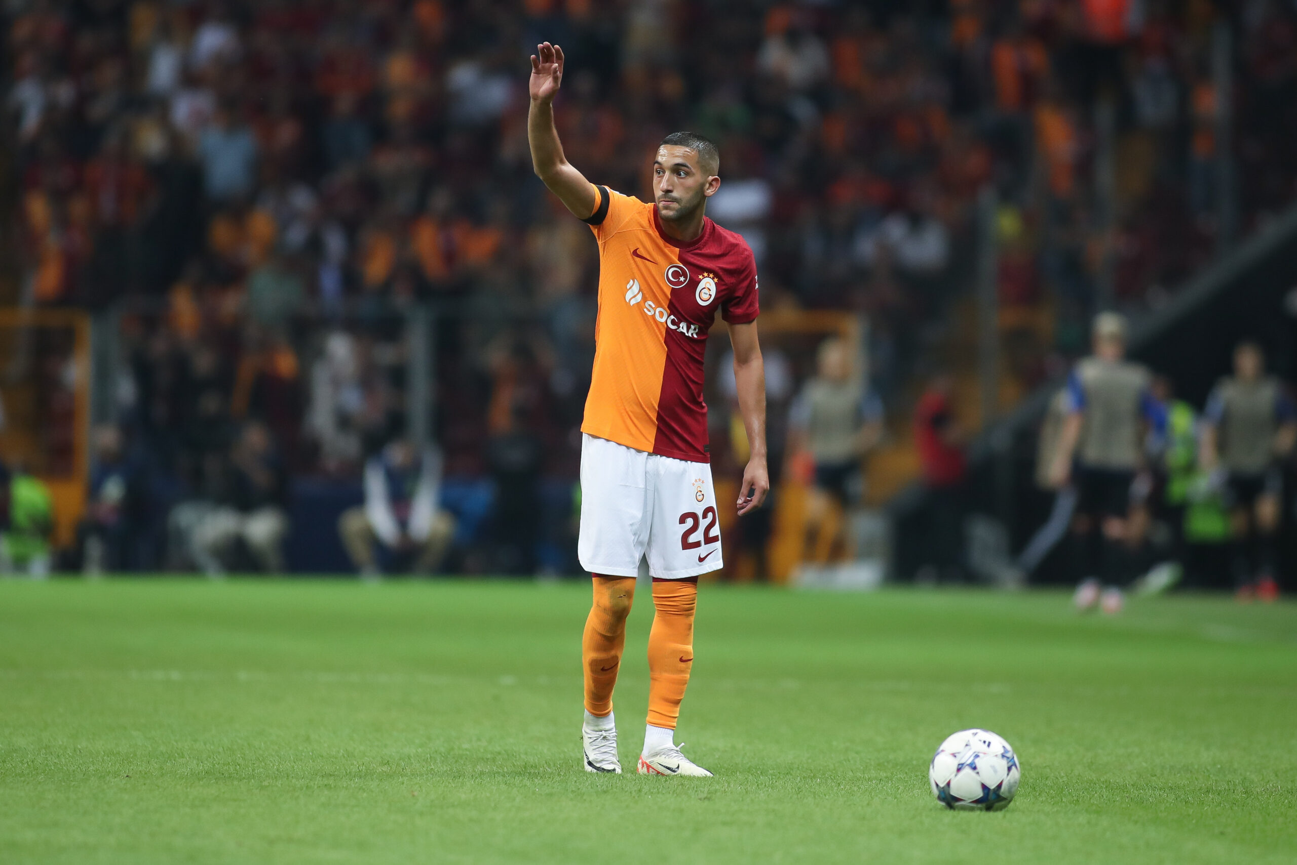 مالك كلوج الروماني: لا أريد المخاطرة بمنح 2,5 مليون أورو لزياش وهو مصاب