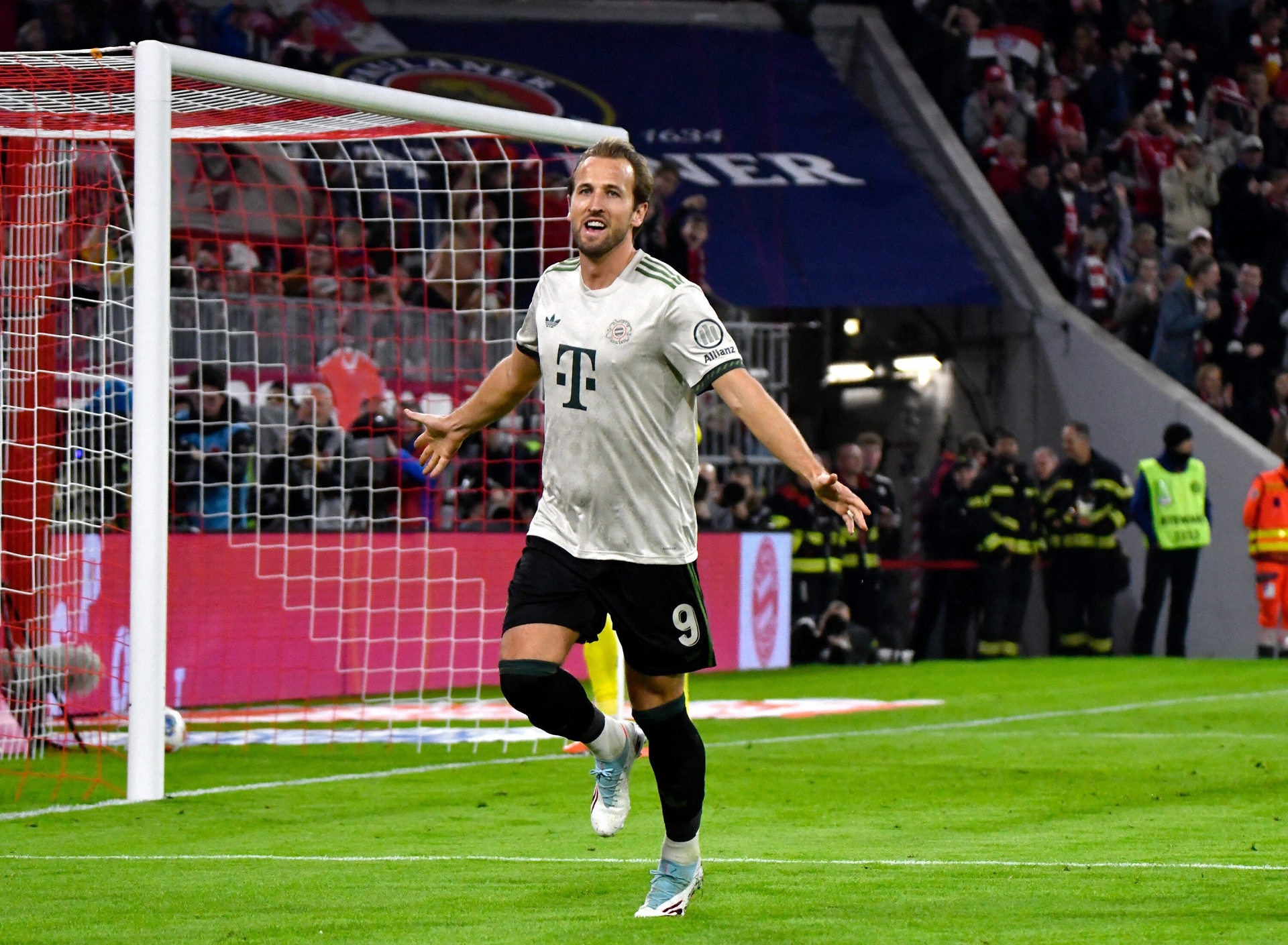 هاري كين يؤكد استعداده لتمديد عقده مع بايرن