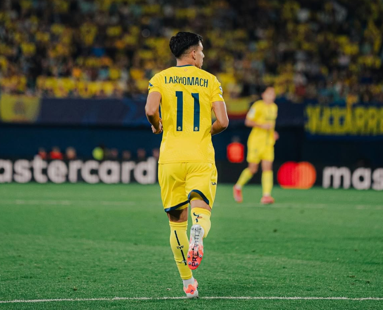 أخوماش لم يشارك هزيمة فياريال امام السيتي