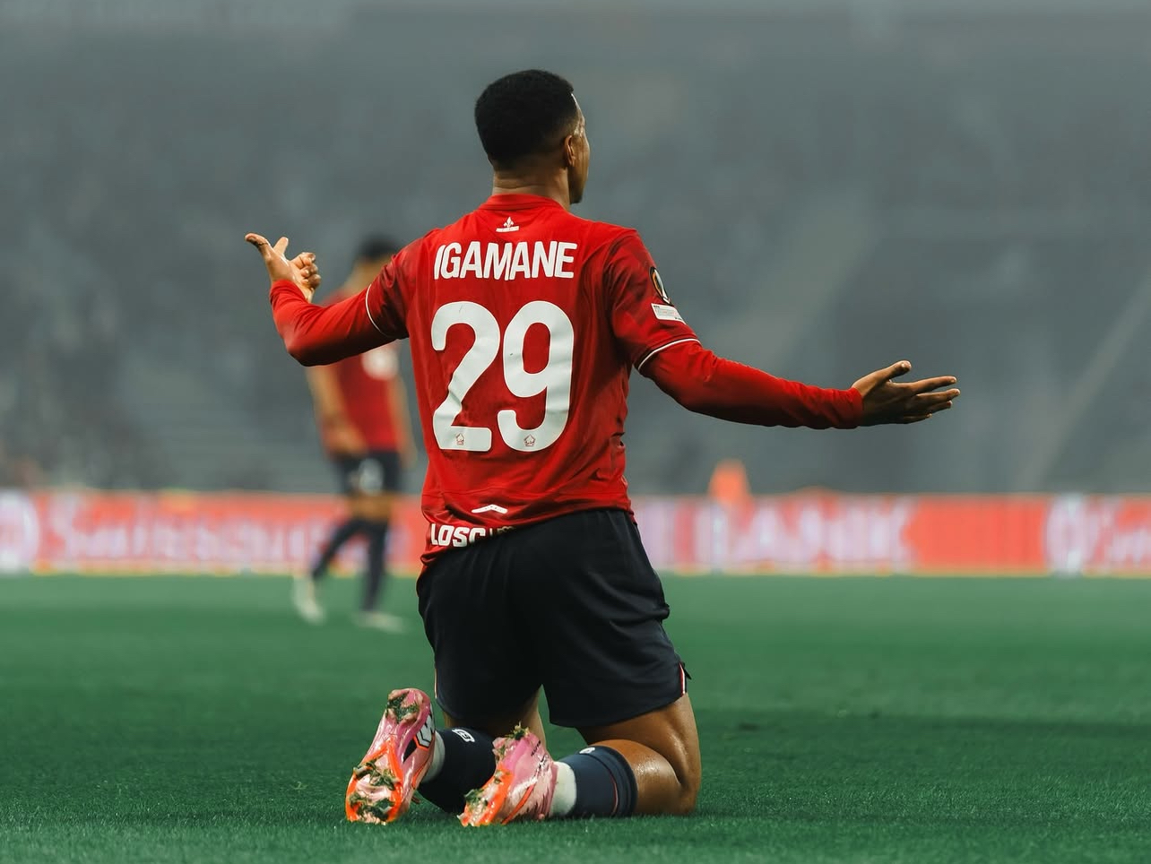 اكمان يزأر بأول ثنائية أوروبية .. لكن بخسارة قاسية